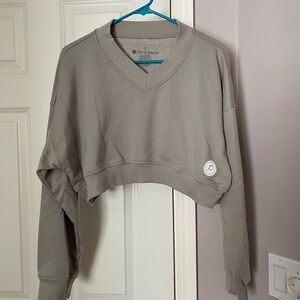 Pure Barre V-Neck Cropped Hoodie in Gray